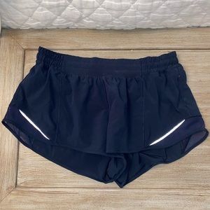 Lululemon Hotty Hot Shorts 2.5 Inch (Great Condition)
